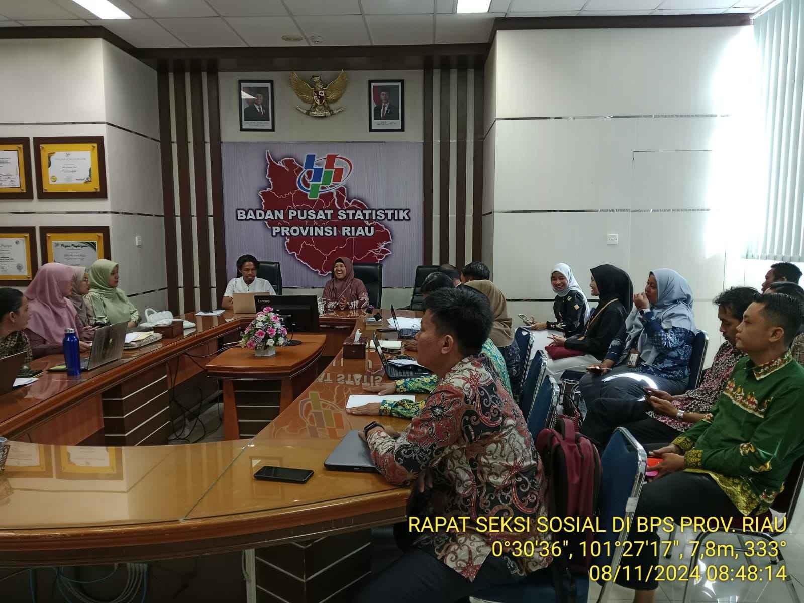 BPS Provinsi Riau Gelar Rapat Evaluasi Bidang Statistik Sosial 2024